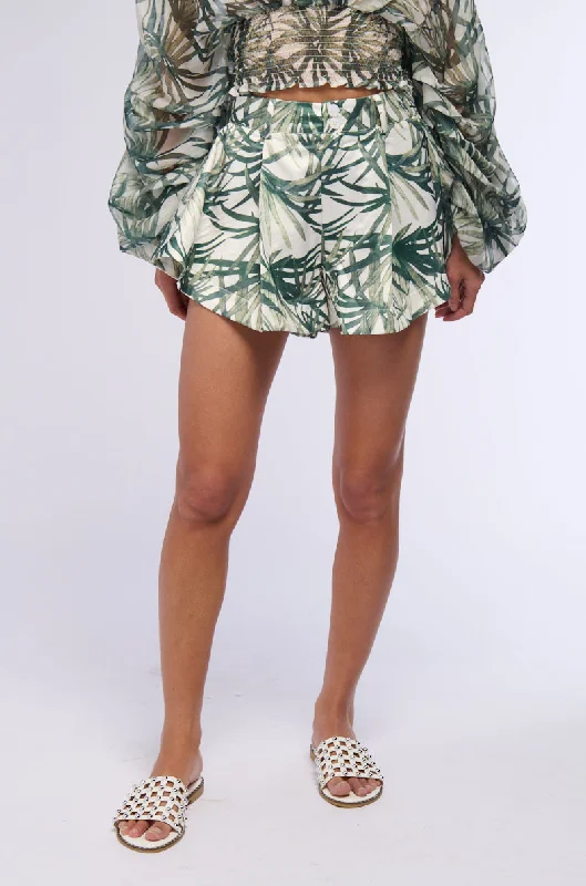 SUMMER LOVIN LEAF PRINT SHORT